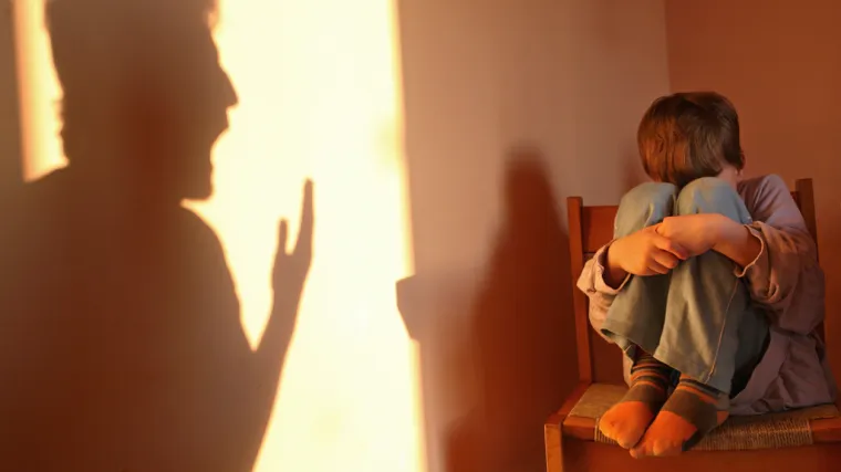 'Gurao joj je vrećicu u usta, a spavala je na tavanu'