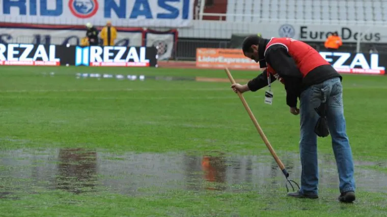 Poljud pod vodom: Odgođen veliki derbi!
