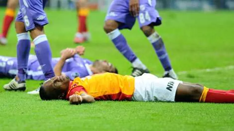 Drogba nokautirao protivnika pa pokazao veličinu