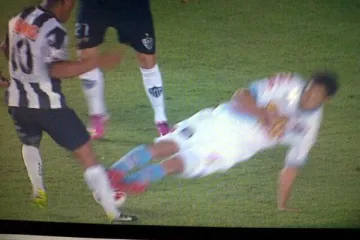 Sramota! Krvnički startao na Ronaldinha