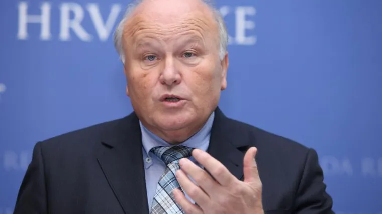 Linić ne odustaje: Ipak samo jedna plaća u minusu!