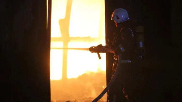 U zapaljenom stanu u centru grada stradala starica