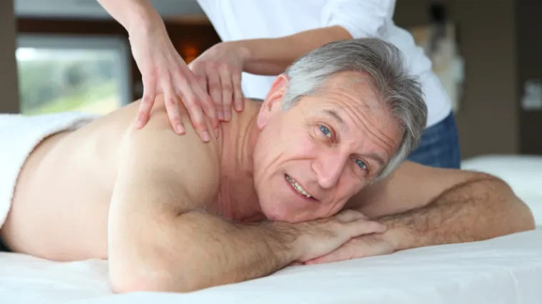 Neopreznog starca pokrale lažne maserke