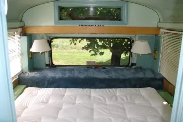 Stari bus pretvorio u udoban stan