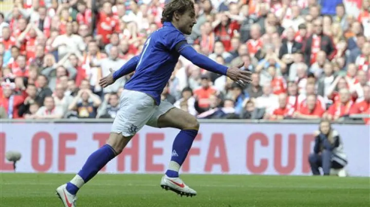 Nikica Jelavić sru&scaron;io Manchester City