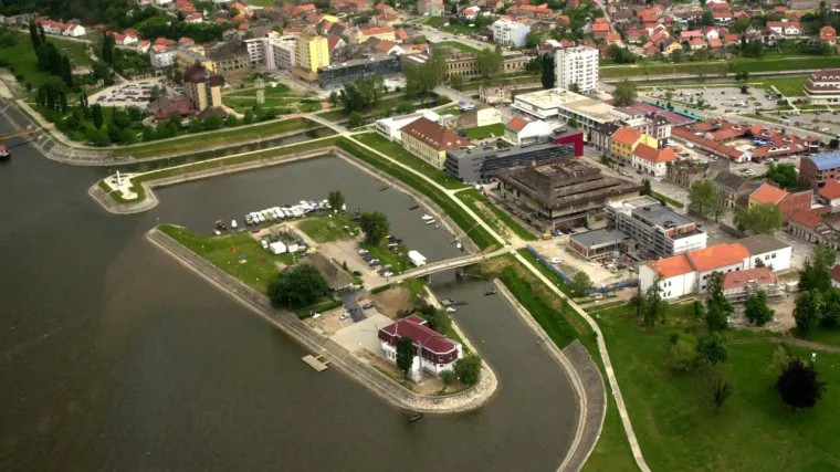 Vukovarska knjižnica dobila Američki kutak