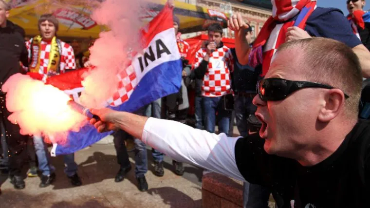 Čak 65 navijača uhićeno zbog ustaštva i bengalke