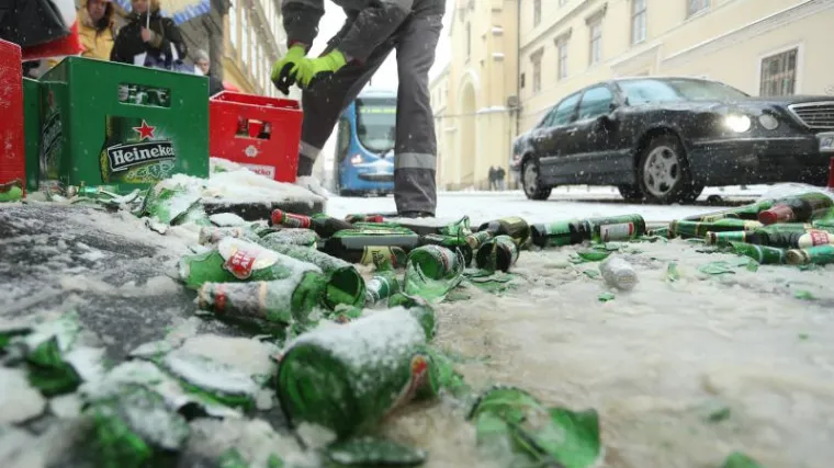 Snijeg ponovno izazvao prometni kaos u Zagrebu