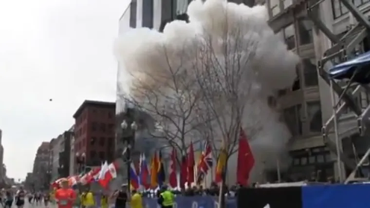 Pogledajte jezivu snimku eksplozija u Bostonu!