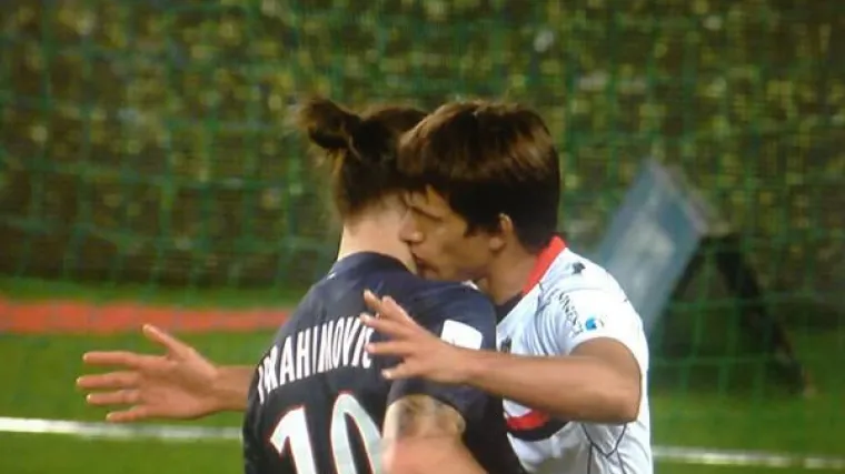 Suparnik usred igre poljubio Ibrahimovića!