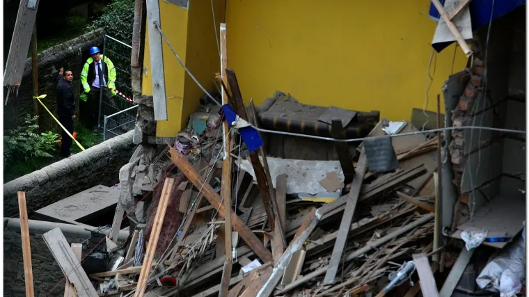 Uru&scaron;ena tvornica odjeće u Banglade&scaron;u, najmanje 25 mrtvih