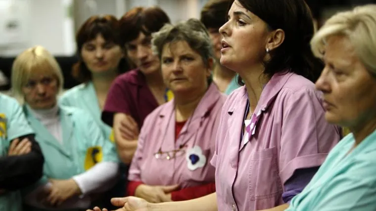 'Nemojte skr&scaron;tenih ruku gledati kako trguju va&scaron;im pravima'