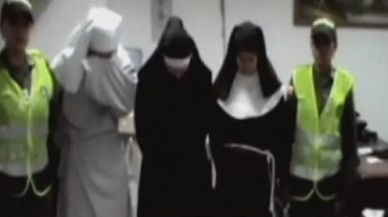 Uhićene 'časne sestre' koje su pod haljama nosile kokain