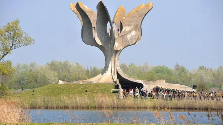 Josipović: Mržnja ne smije biti isprika za novu mržnju