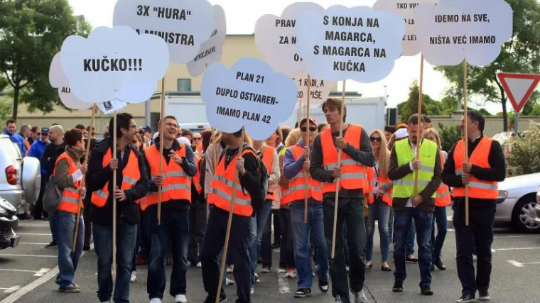 Dio zaposlenika CA se dogovorio, piloti i stjuardese nastavljaju štrajk