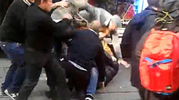 Nisu izdržali: Englezi režirali kaos u Amsterdamu