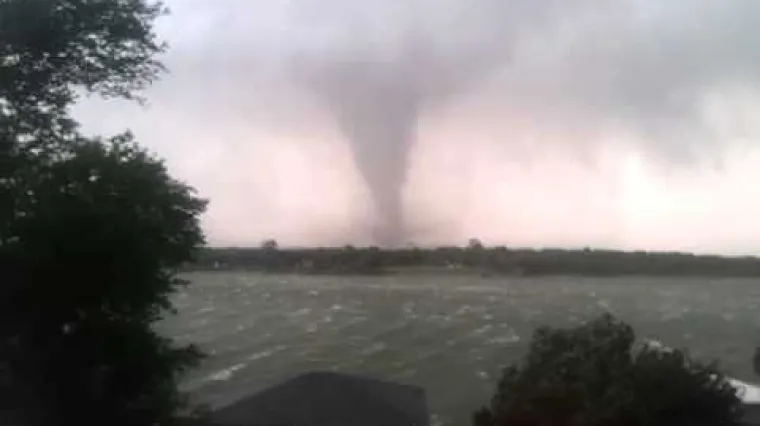 Tornado poharao Teksas, &scaron;estero poginulih