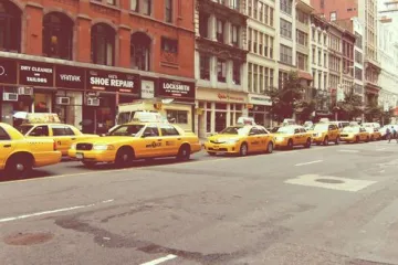 U promet pušteni prvi električni taksiji