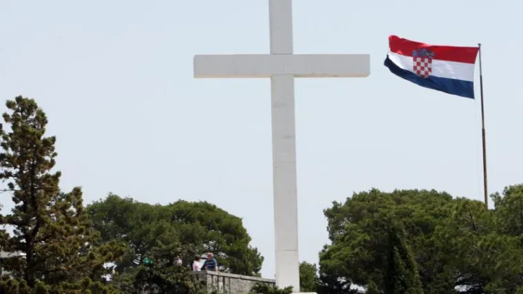 Preko noći nestao barjak s vrha Marjana vrijedan 8000 kuna