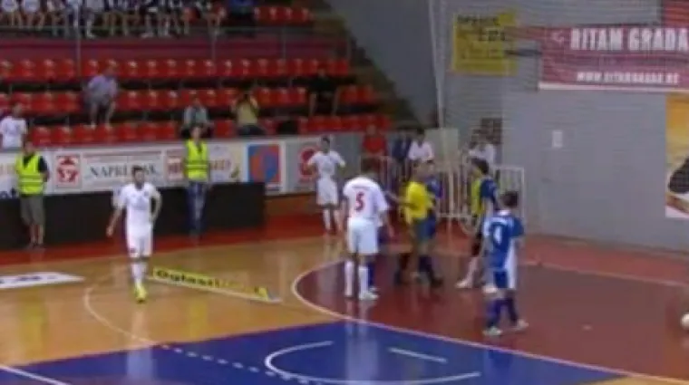 Sudac nokautirao vratara i zavr&scaron;io u pritvoru