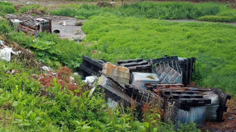 Uz Savu pronađeni sumnjivi spremnici s tamnom tekućinom