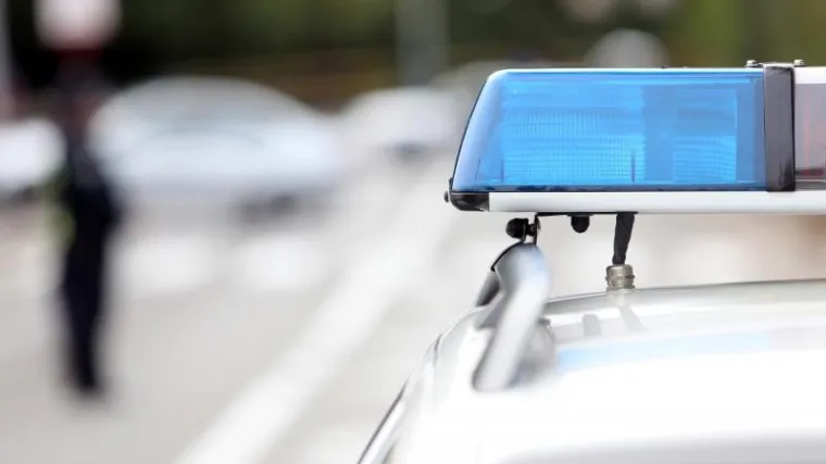 Četverogodi&scaron;nje dijete istrčalo pred auto i te&scaron;ko stradalo