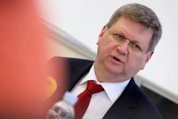 'Ove pregovore smo završili iznad stola i po danu'