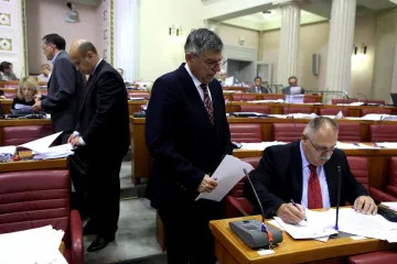 'Vlada je uvela podobne i nepodobne medije i kažnjava kritičare'