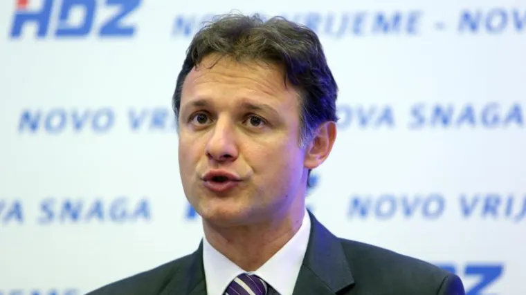 'Vlada smicalicama opstruira volju građana!'