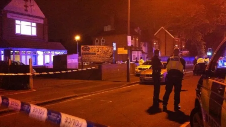 Bez mira u Engleskoj: Krvoproliće usred džamije