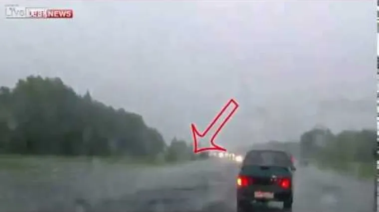 Munja udarila majku i kćer, začudo preživjele!