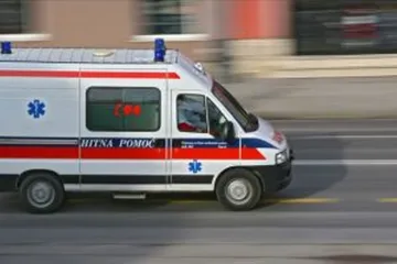 Nožem napao djelatnike Hitne jer mu nisu oživjeli oca