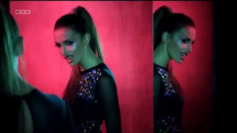 Seks bomba Emina - kraljica balkanske scene!