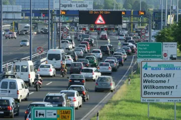 Produženi vikend počeo - prometnim kolapsom!
