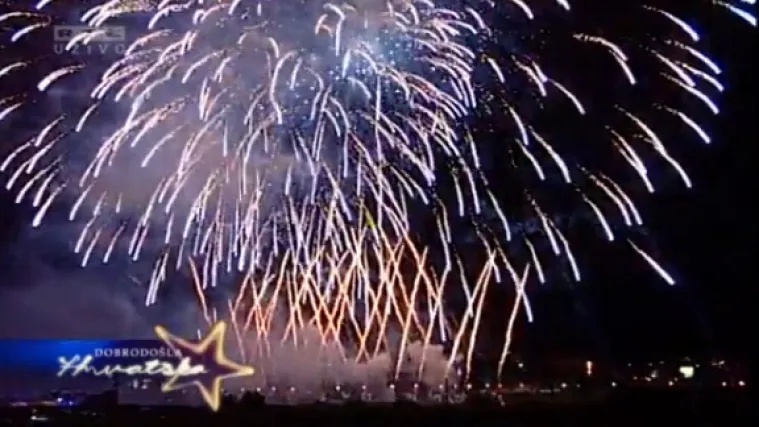 Vatromet i 'Oda radosti' u Osijeku: Nastupili Toni i Magdolne