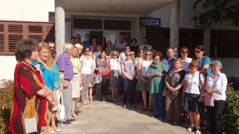 Zbog napada na kolegicu, prosvjedovali ispred postaje u Vrgorcu