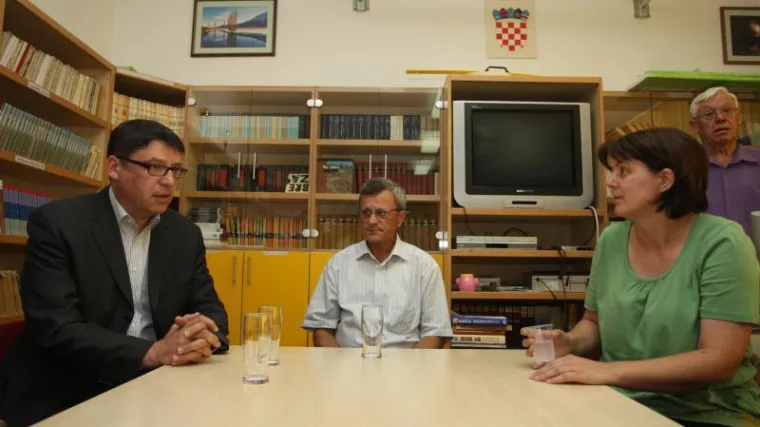 Jovanović traži da se napad na nastavnika tretira kao napad na policajca