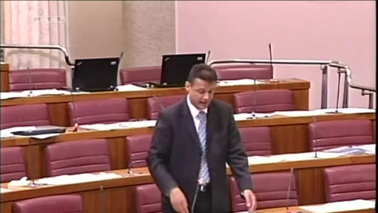 Nikad nema mira: Pogledajte novu svađu u sabornici!