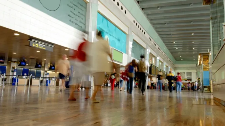 Već deset dana živi na aerodromu, a nitko ne zna za&scaron;to
