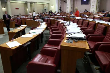 Čeka ih dugo, toplo ljeto: Zastupnici u Saboru još samo danas