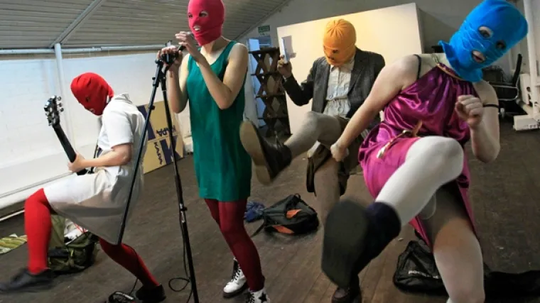 Ruske punkerice opalile novu 'pljusku' Putinu