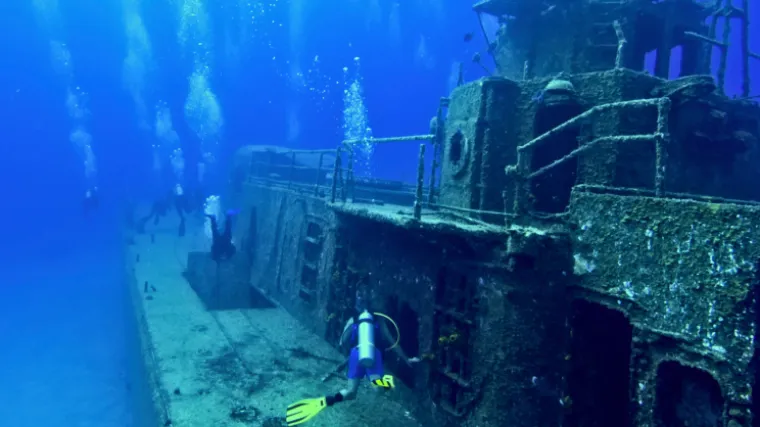 Oko 60 osoba stradalo u potonuću broda