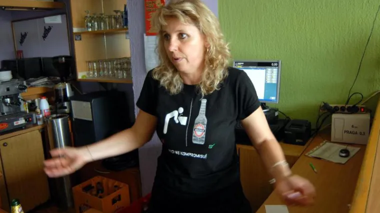 Zalio kafić te prijetio da će sve zapaliti