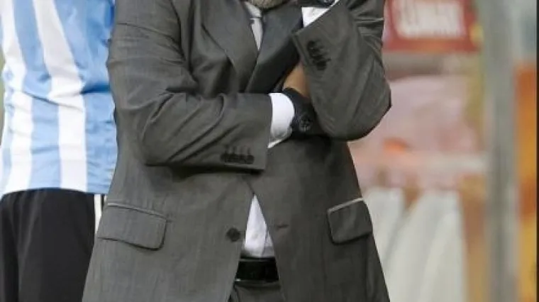 Maradona optužen za napad na fotografa