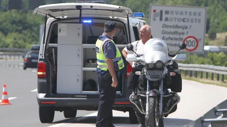 Opet sudar na autocesti: Dvije osobe ozlijeđene