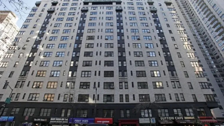 Prvi spoj se pretvorio u horor: Pala sa 17. kata i poginula