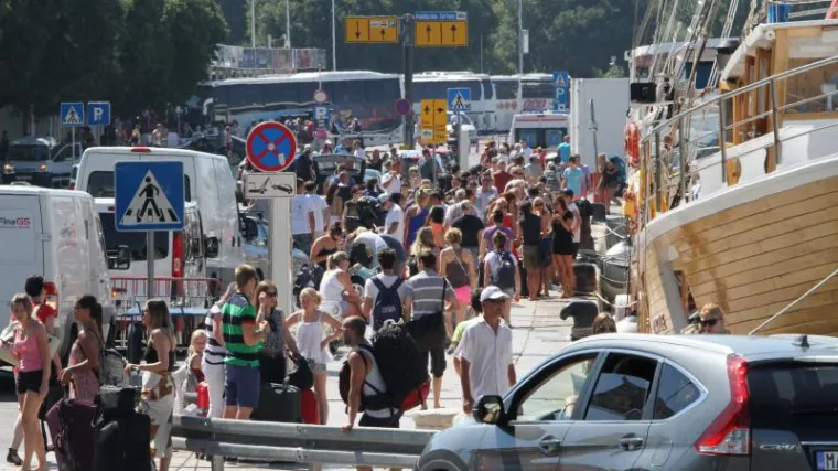 U Splitu velike gužve zbog najveće ovogodi&scaron;nje smjene turista