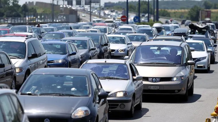 Zbog lančanog sudara usporeno na A1 prije Karlovca