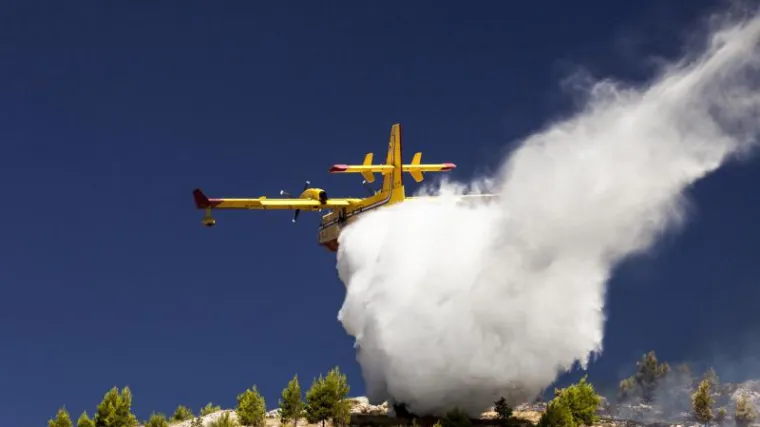 Hrvatski kanaderi počeli gasiti požar kod Jablanice u BiH