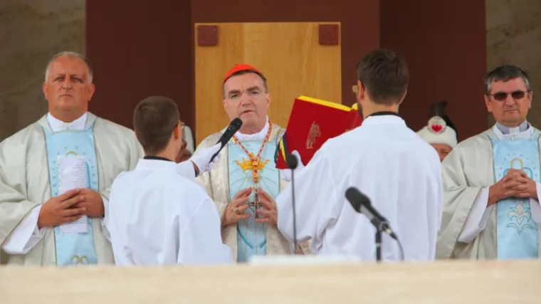 Bozanić: Očuvanje vjere i obitelji zalog opstojnosti hrvatskog naroda